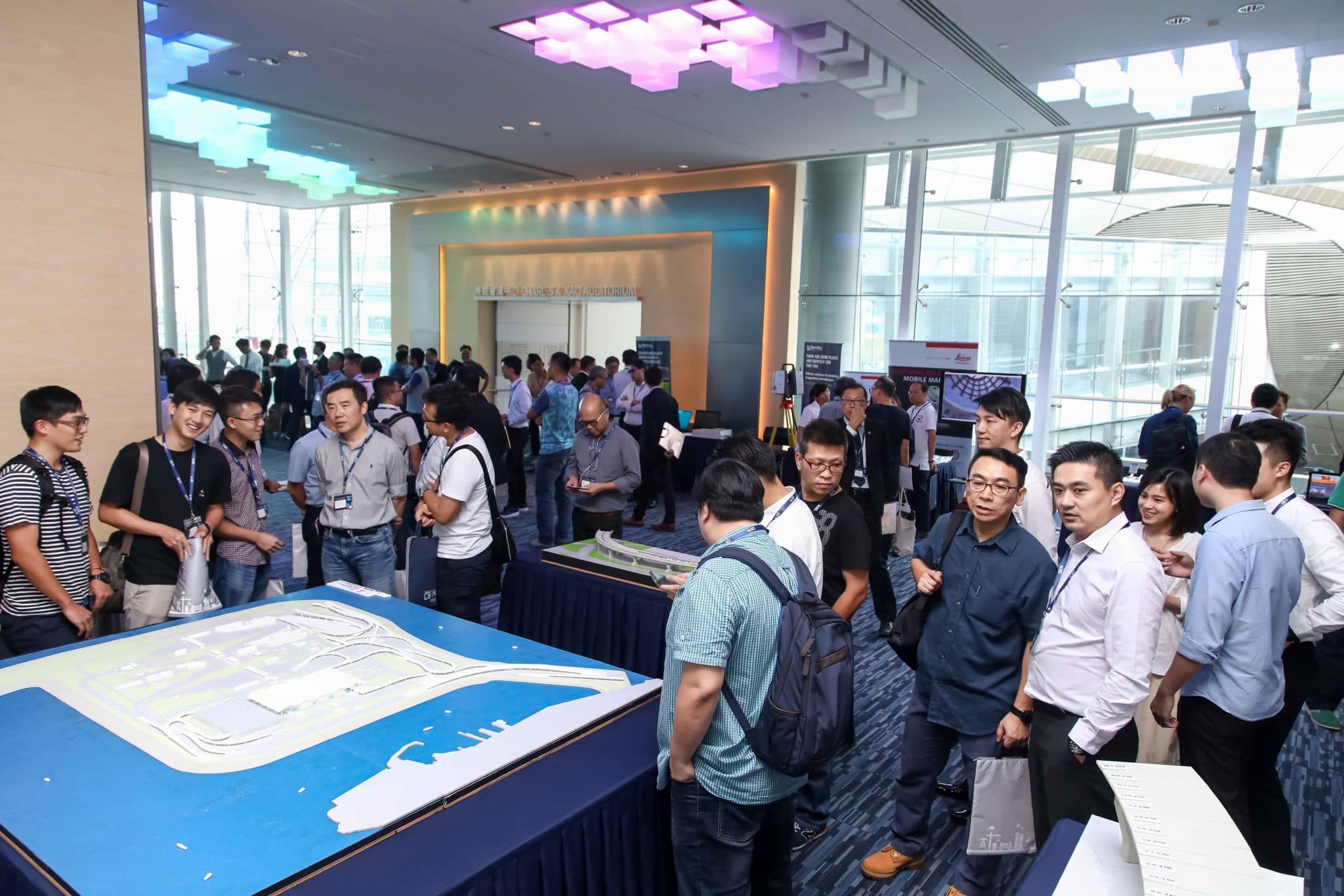 Guests visited sponsors’ booths in pre-function hall after the ceremony.